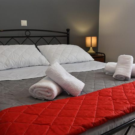 Andros Guesthouses ภายนอก รูปภาพ
