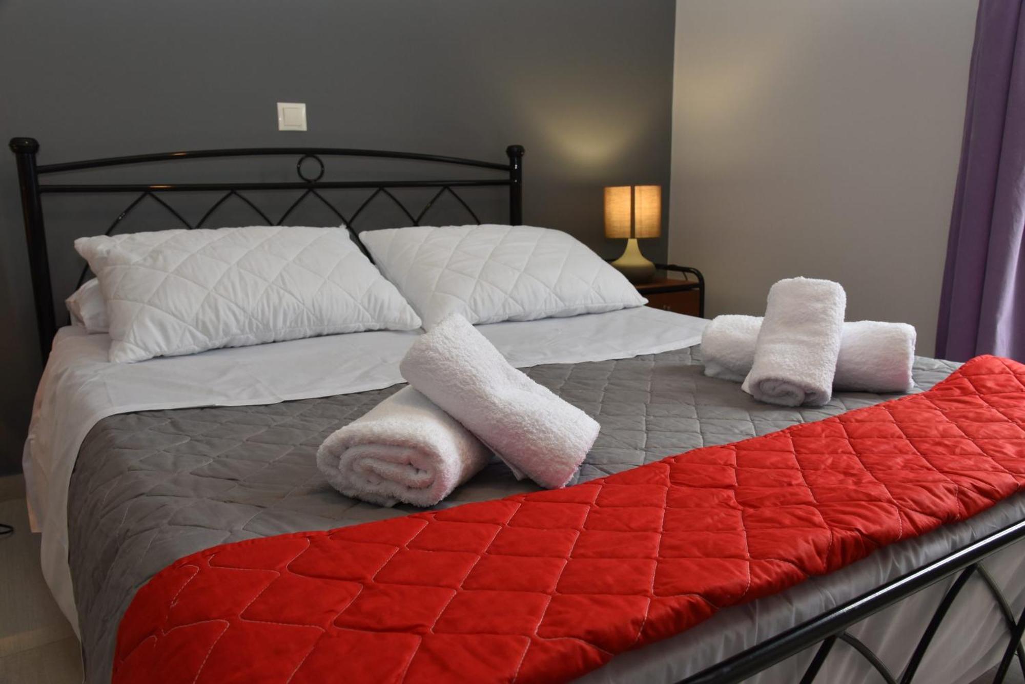 Andros Guesthouses ภายนอก รูปภาพ