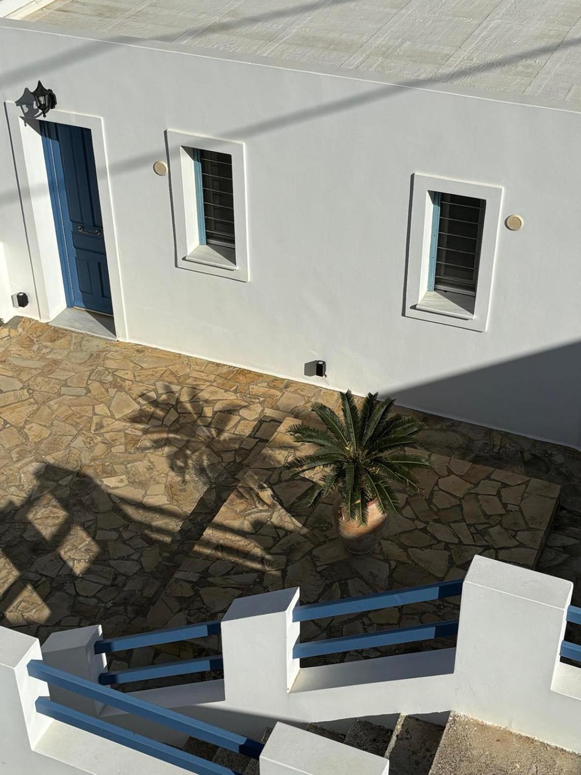 Andros Guesthouses ภายนอก รูปภาพ